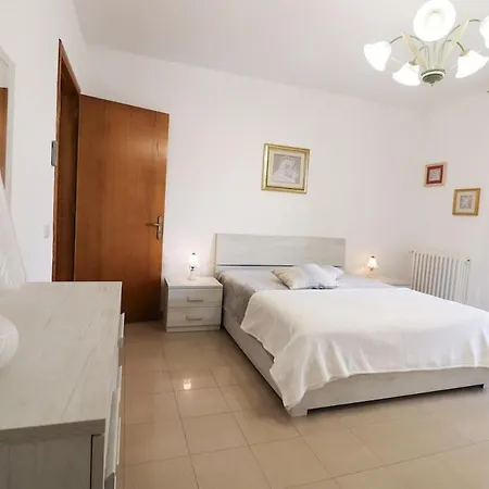 Holiday home Casa Ambra In *